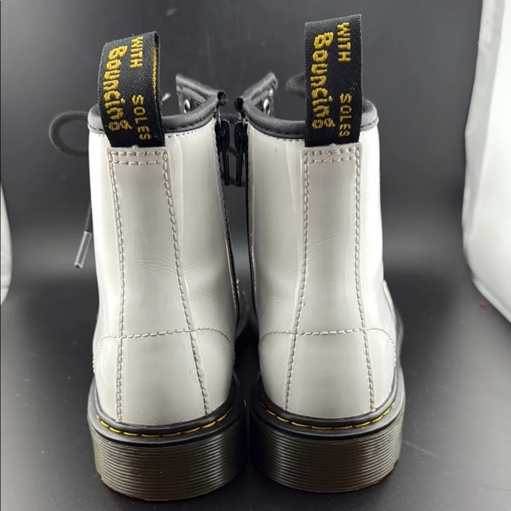 Dr. Marten’s UNISEX White Lace-Up Boots with Black Details - Picture 2 of 3